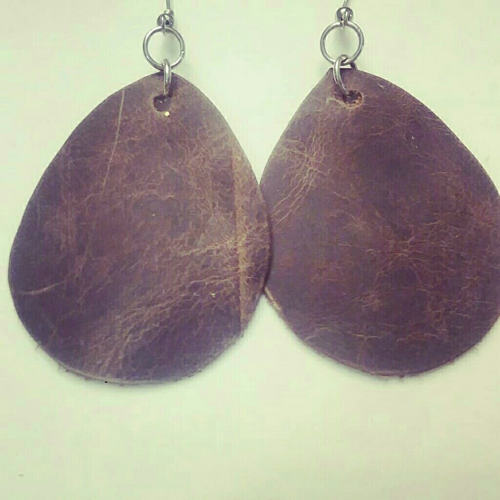 Leather earrings